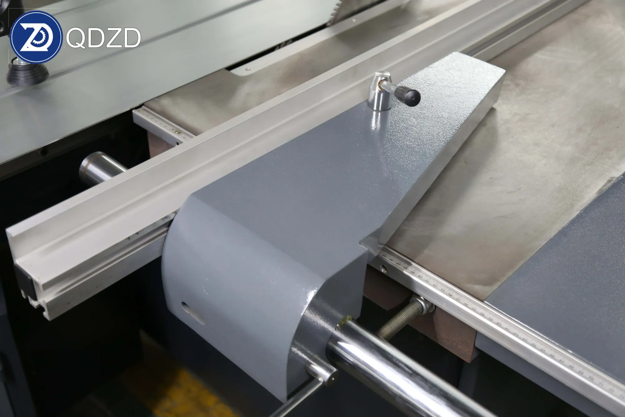 Прецизионный деревообрабатывающий слайд-панельный пилорама ZDV8D 6