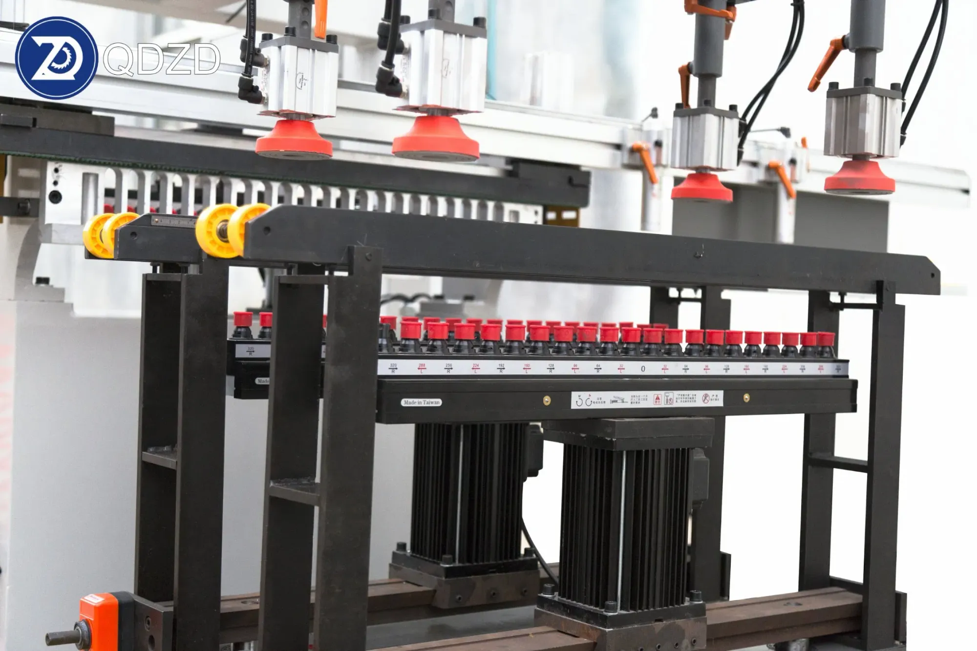 Прецизионный деревообрабатывающий сверлильный станок для точного сверления панелей 6