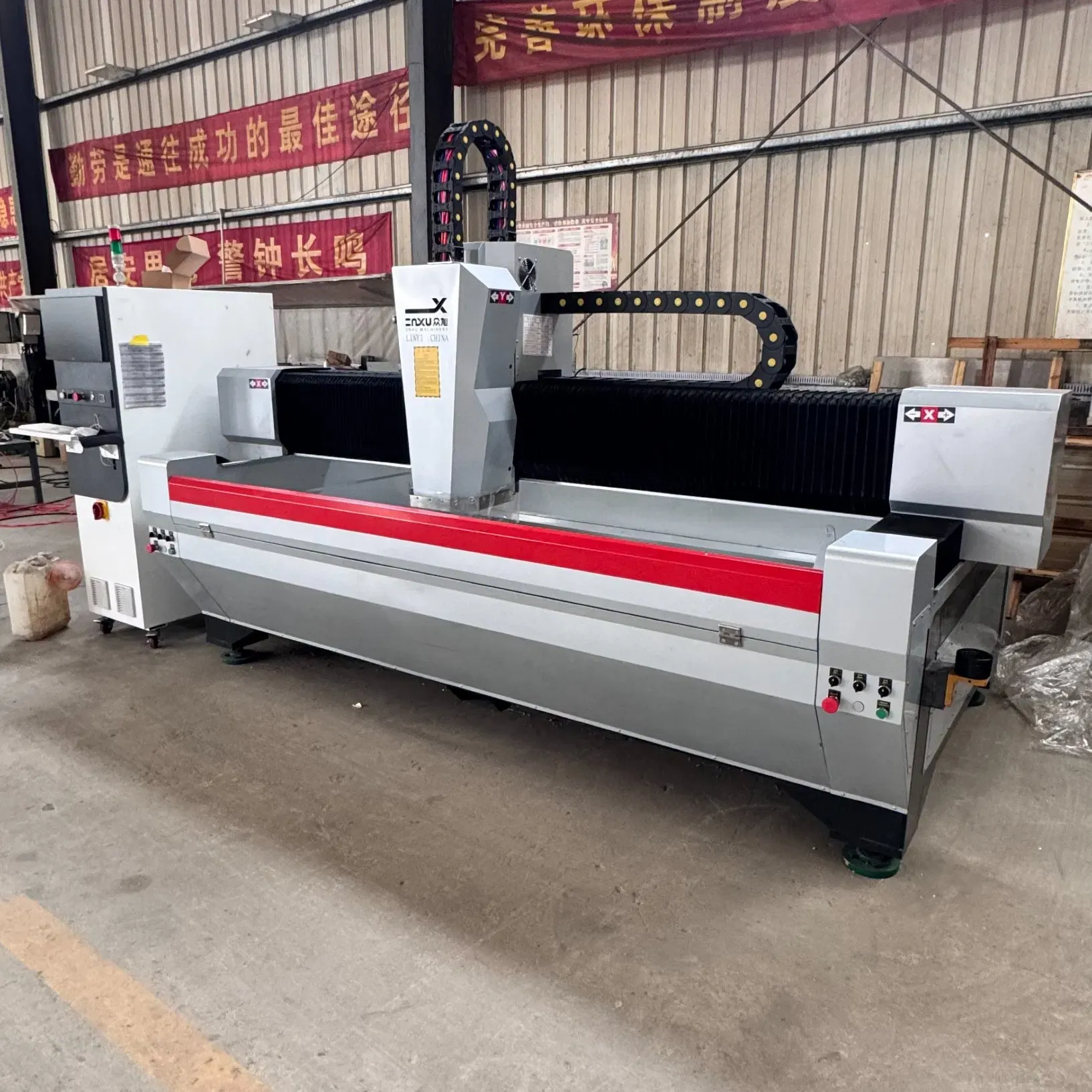 Профессиональная фрезеровка кромки стеклянных зеркал с ЧПУ 5