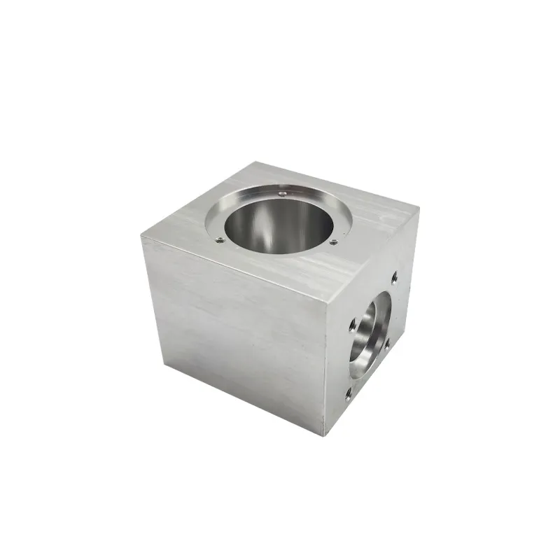 Автоматизированная линия роботов для обработки деталей