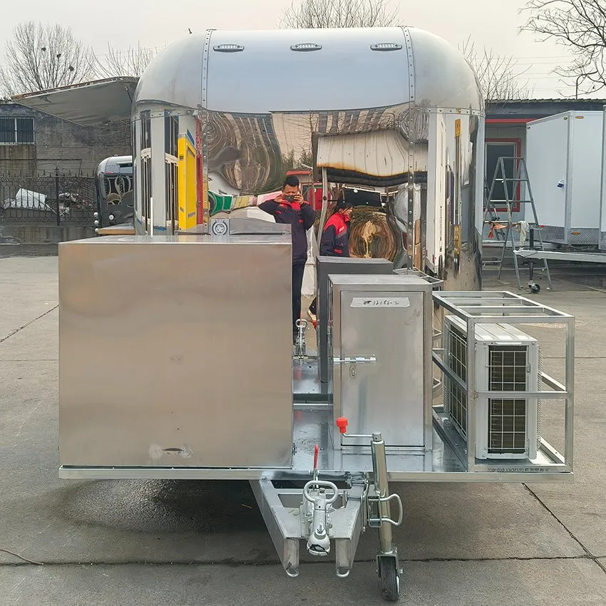 Полностью оборудованный прицеп для продажи еды Siristar 3