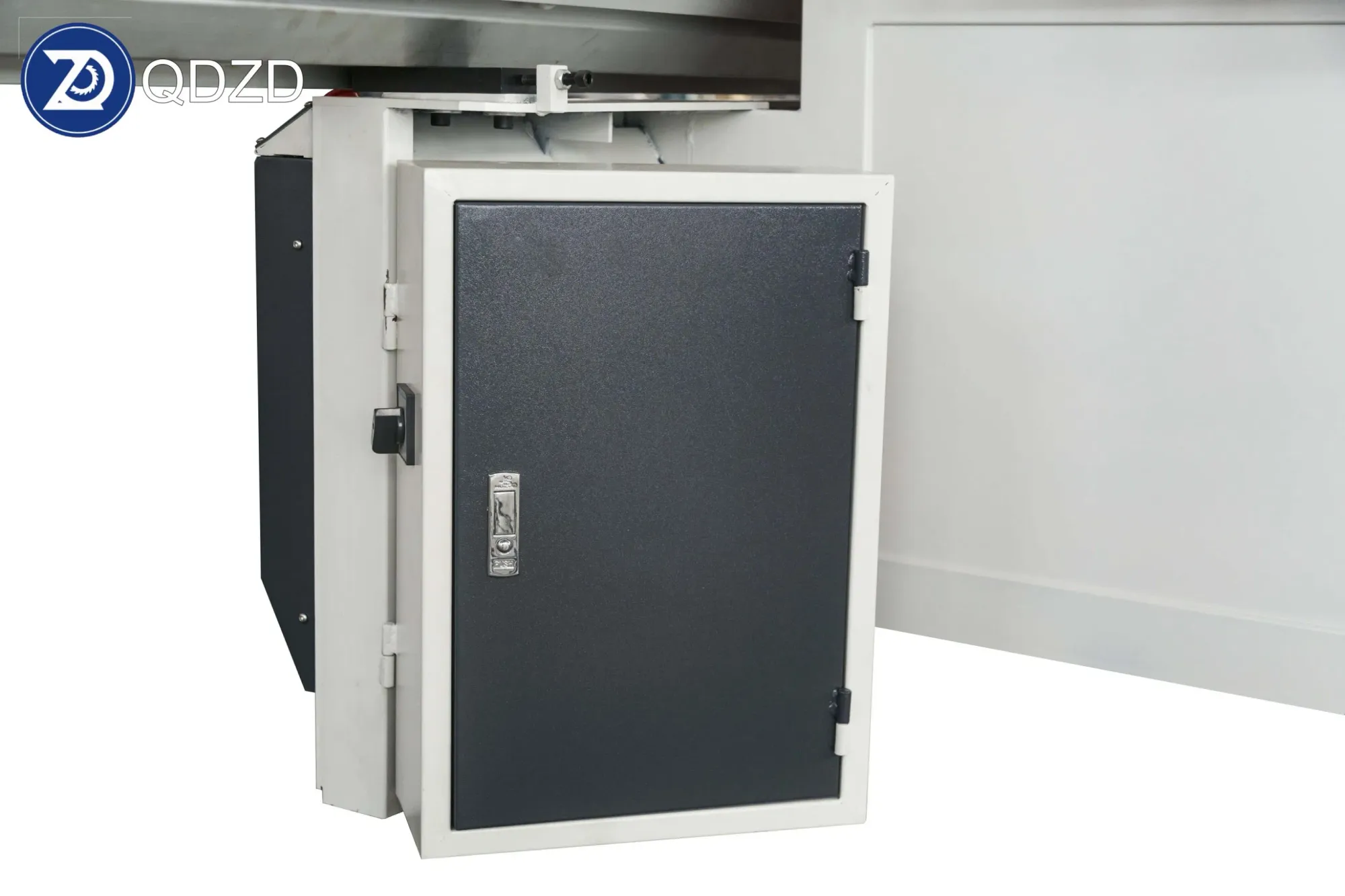 Ленточная пила со столом ZD400T 2