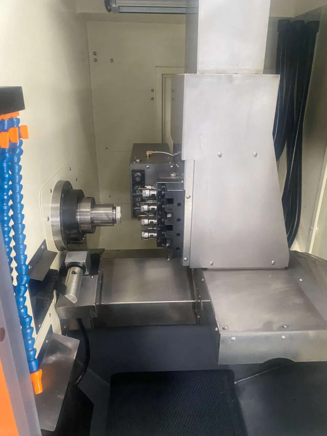 Малый токарный фрезерный станок с ЧПУ типа «Ганг» с осью Y для обработки металлов 4