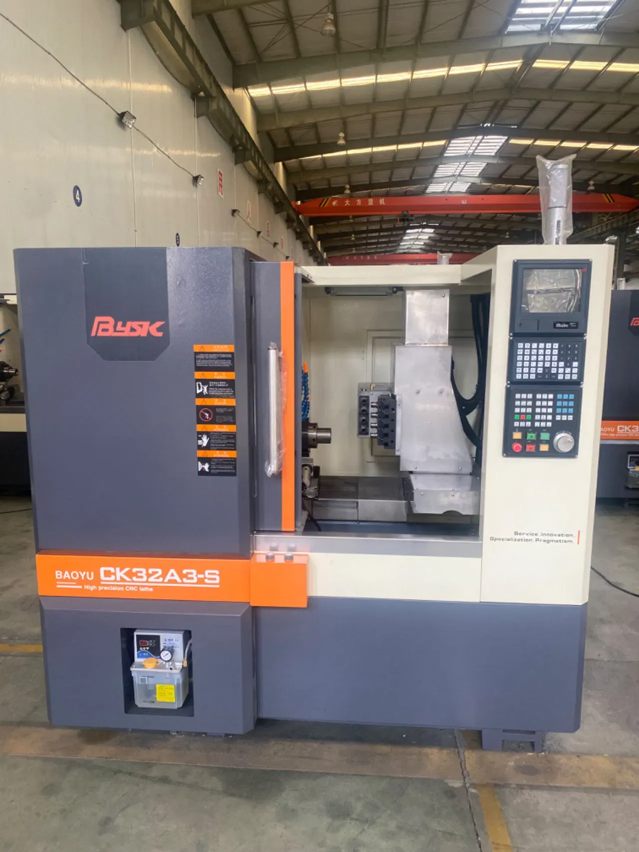 Малый токарный фрезерный станок с ЧПУ типа «Ганг» с осью Y для обработки металлов 3