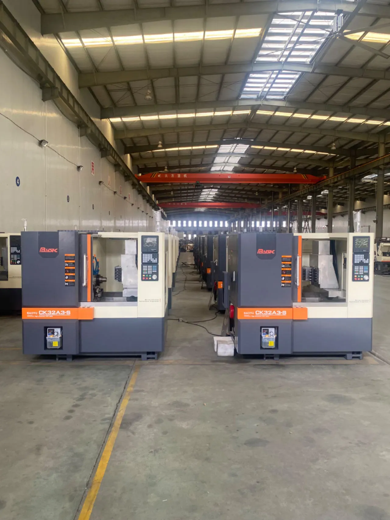 Малый токарный фрезерный станок с ЧПУ типа «Ганг» с осью Y для обработки металлов 6