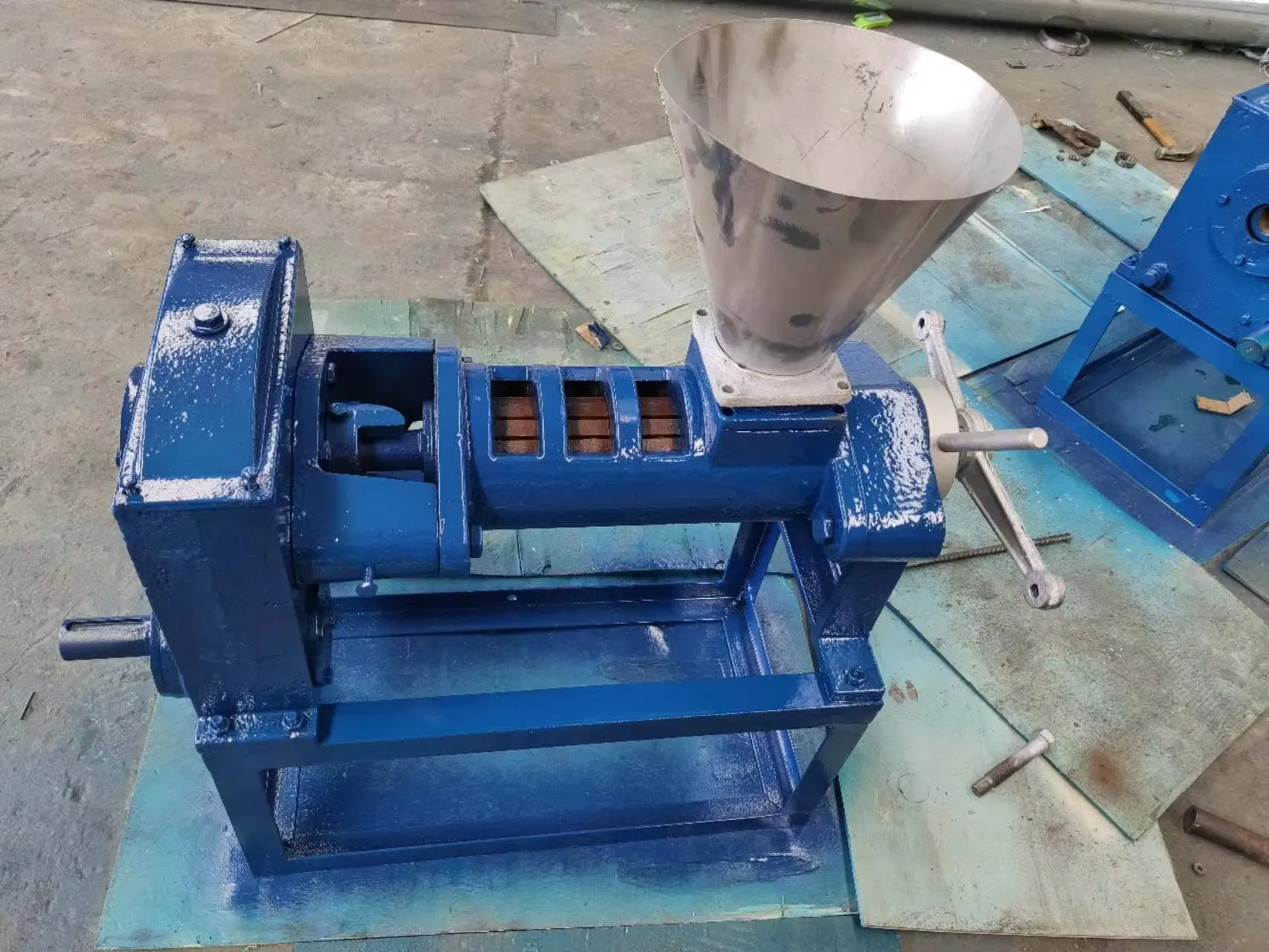 Маленький масляный пресс YS-68 4