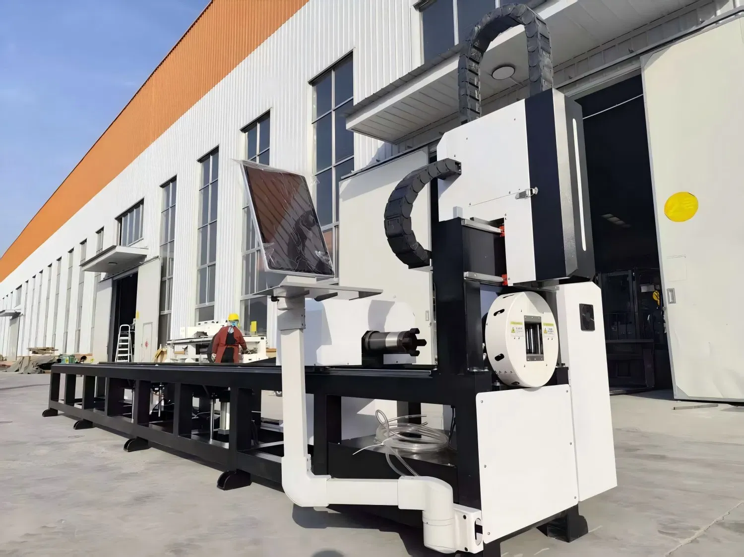 Профессиональный станок для лазерной резки квадратных труб 2