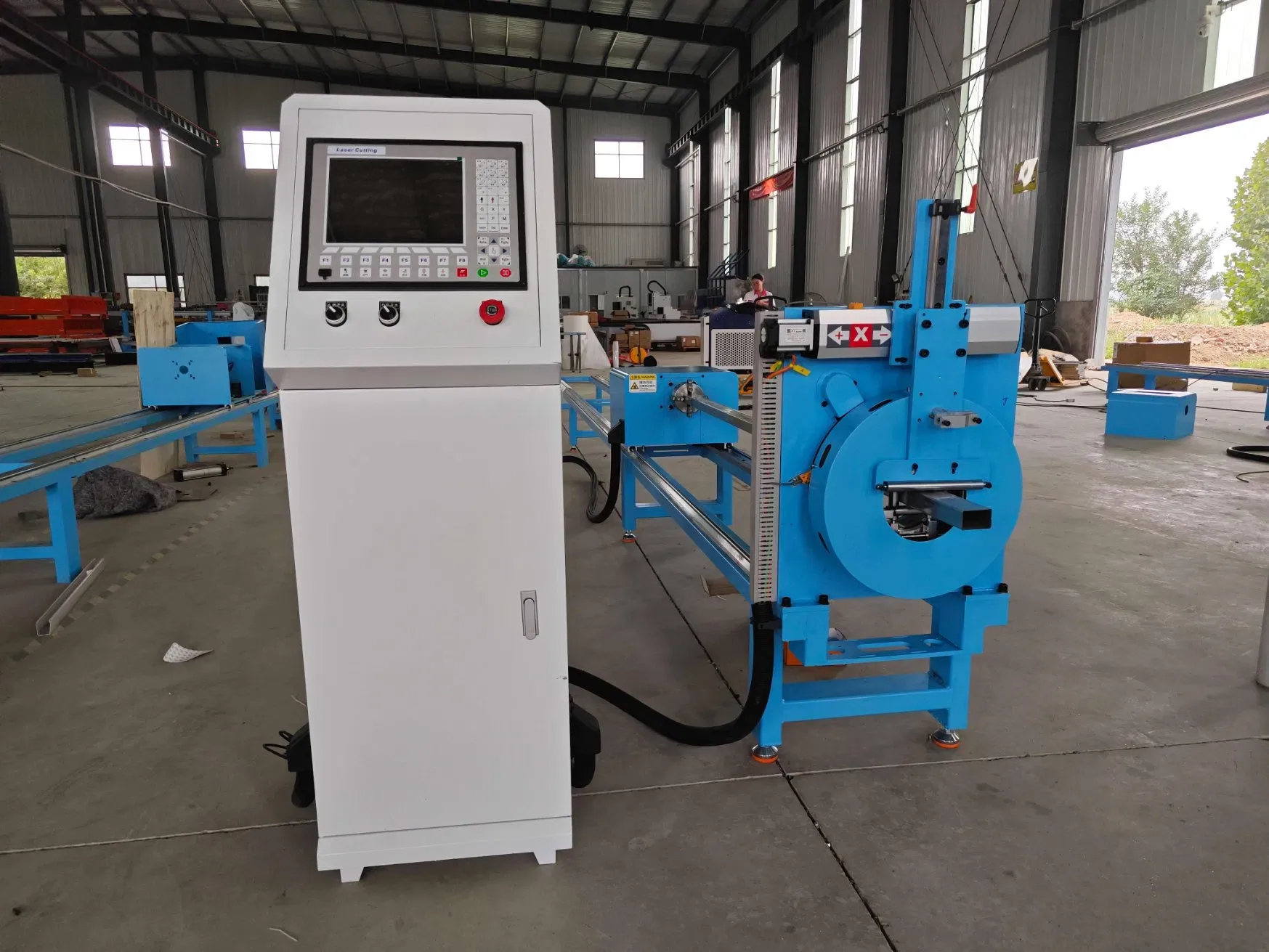 Автоматический станок для плазменной резки квадратных труб LT160L 4