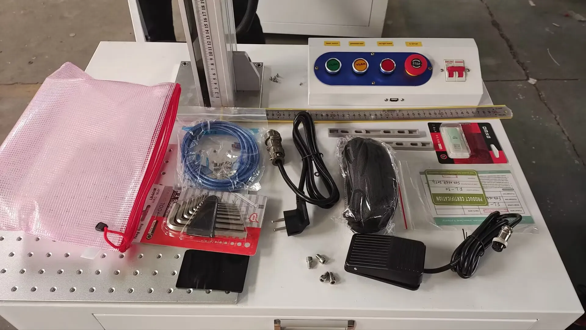 Профессиональный волоконный лазерный гравировщик и резак 50W 3