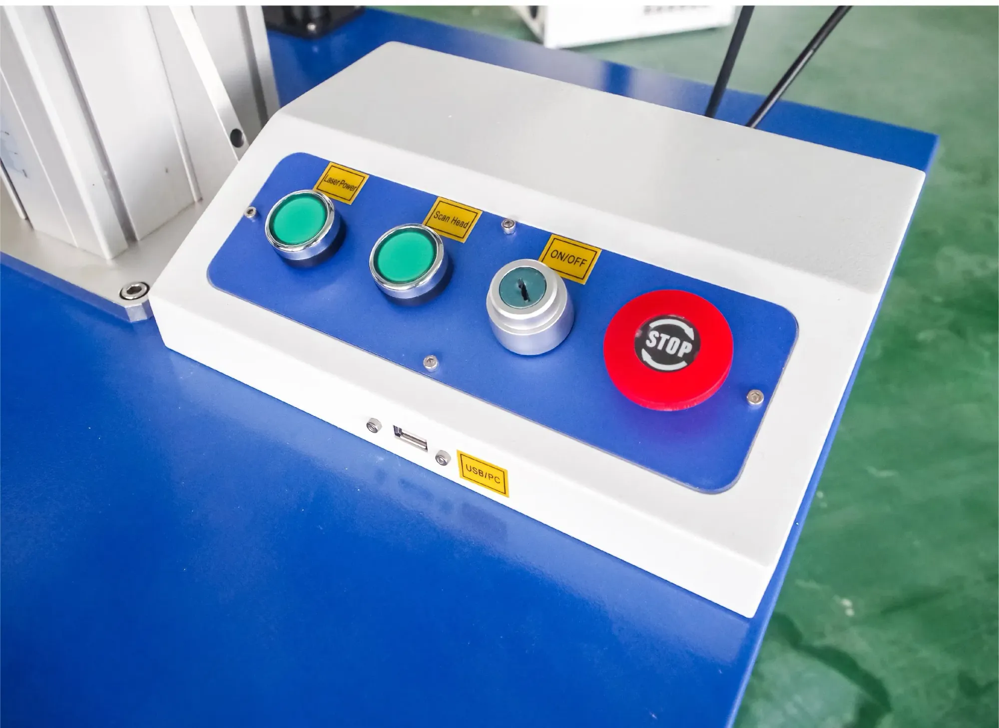 Профессиональный УФ лазерный маркировочный станок для неметаллов 3