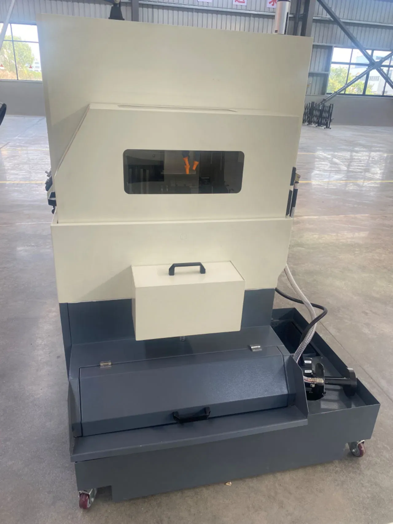 Универсальный 3-осевой токарный станок с ЧПУ D20 4