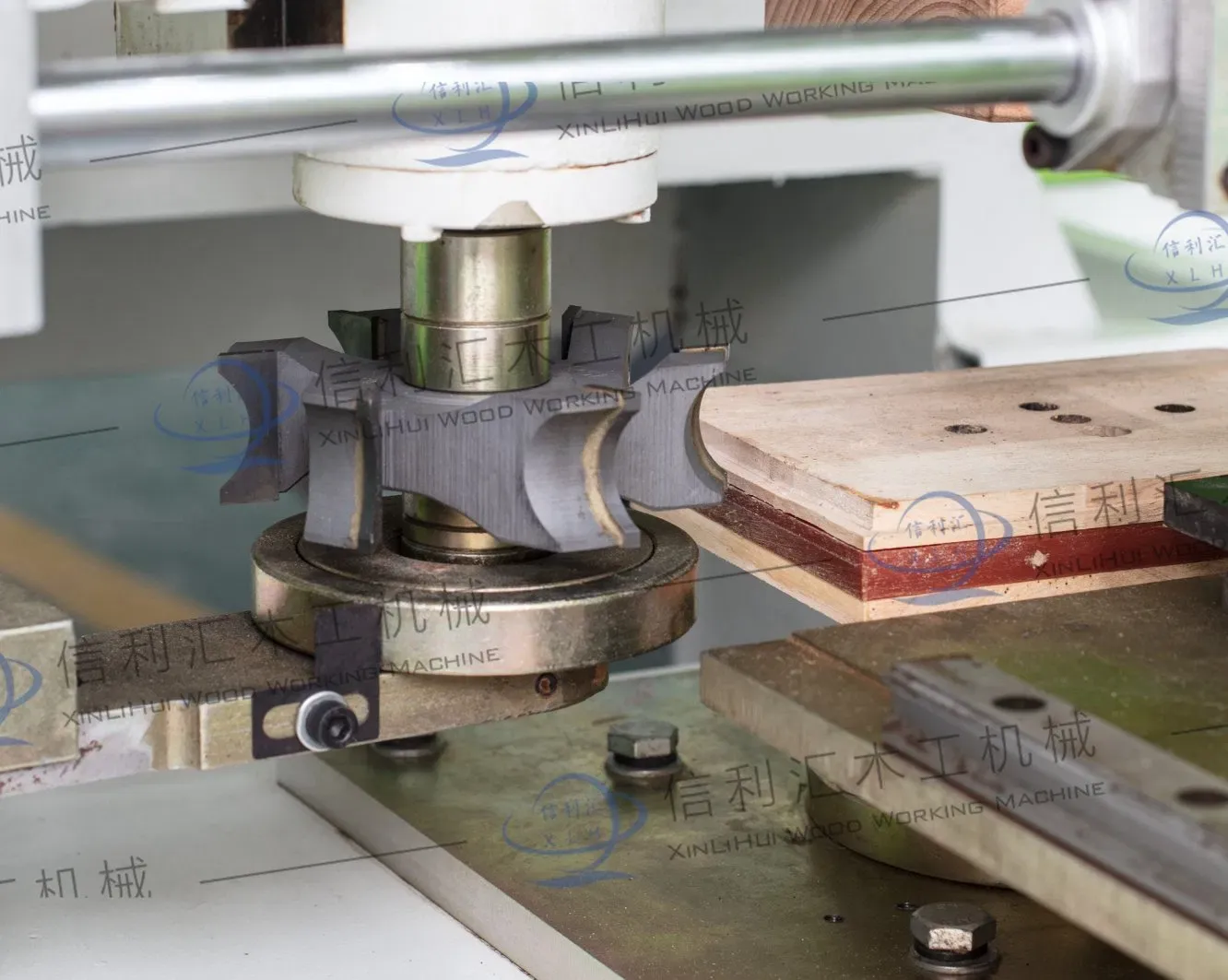 Автоматическая деревянная щетка для обработки древесины 5