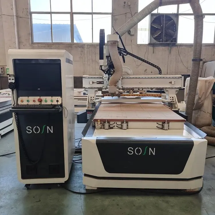 Деревообрабатывающий фрезерный станок с ЧПУ для мебели 2