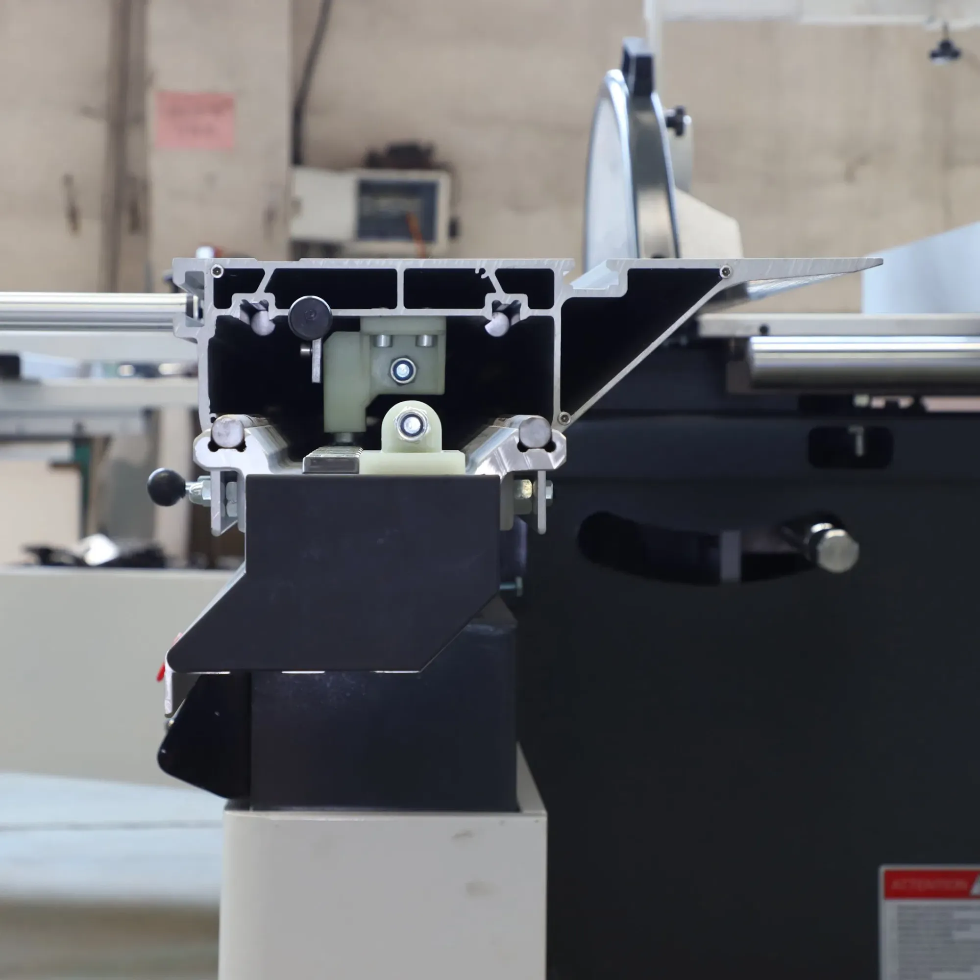 Профессиональная деревообрабатывающая машина MJ6132TD 6