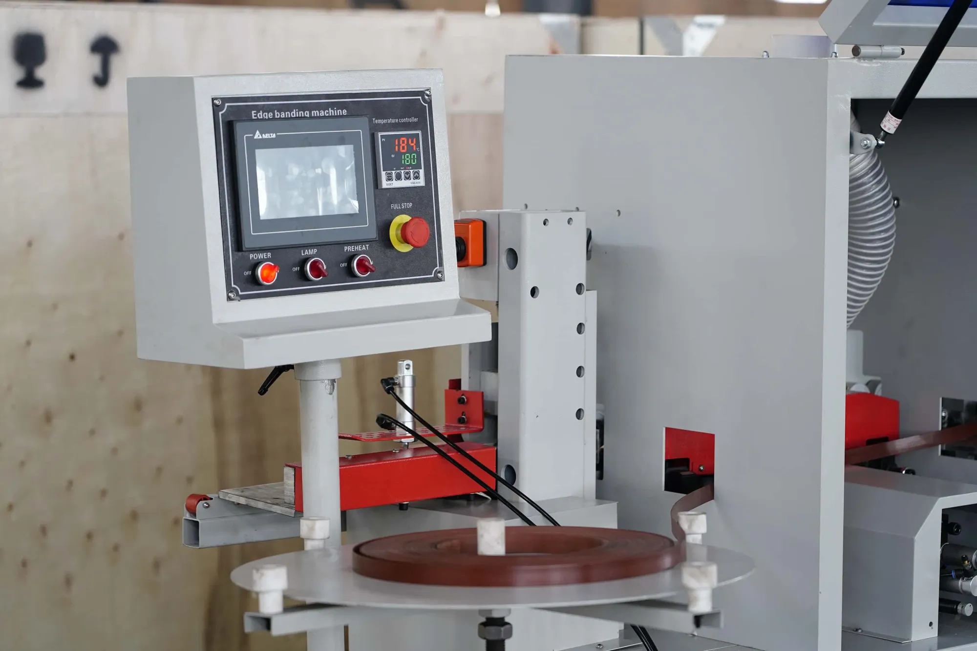 Профессиональная машина для кромкования древесины ZD600R 5