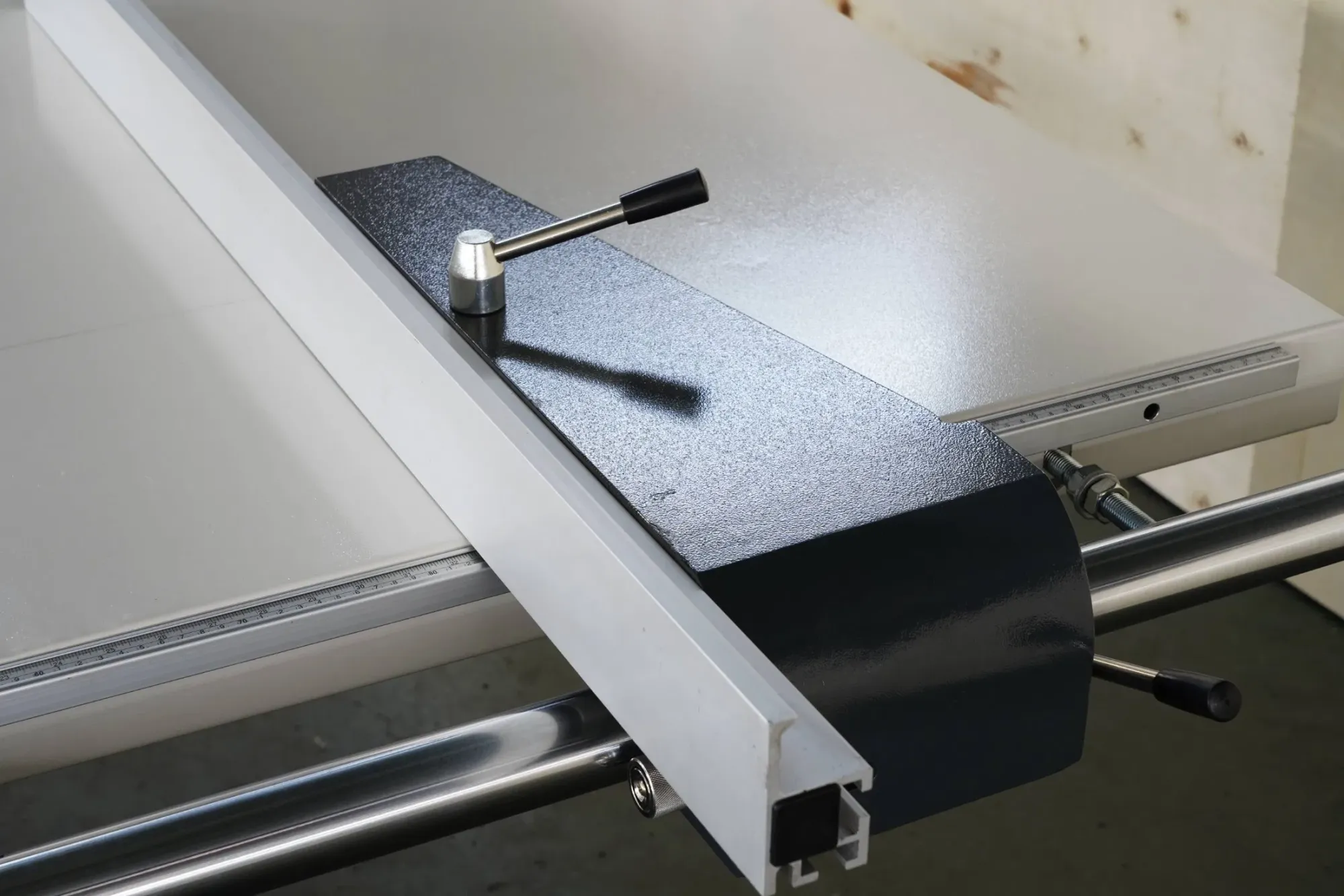 Профессиональная ленточная пила со столом ZD3200 5