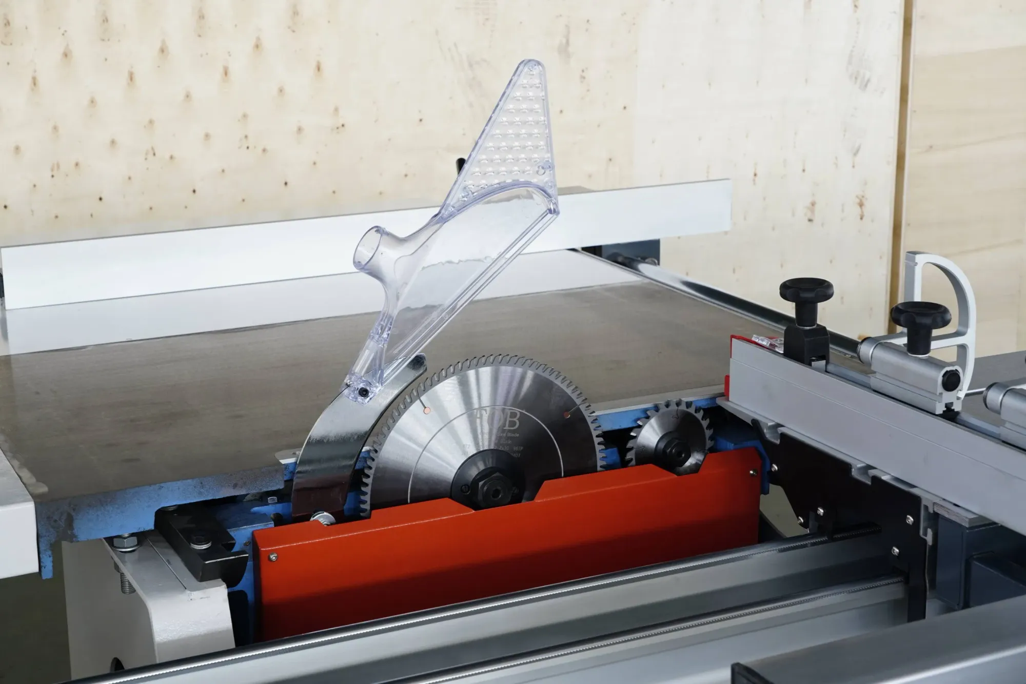 Профессиональная ленточная пила со столом ZD3200 6