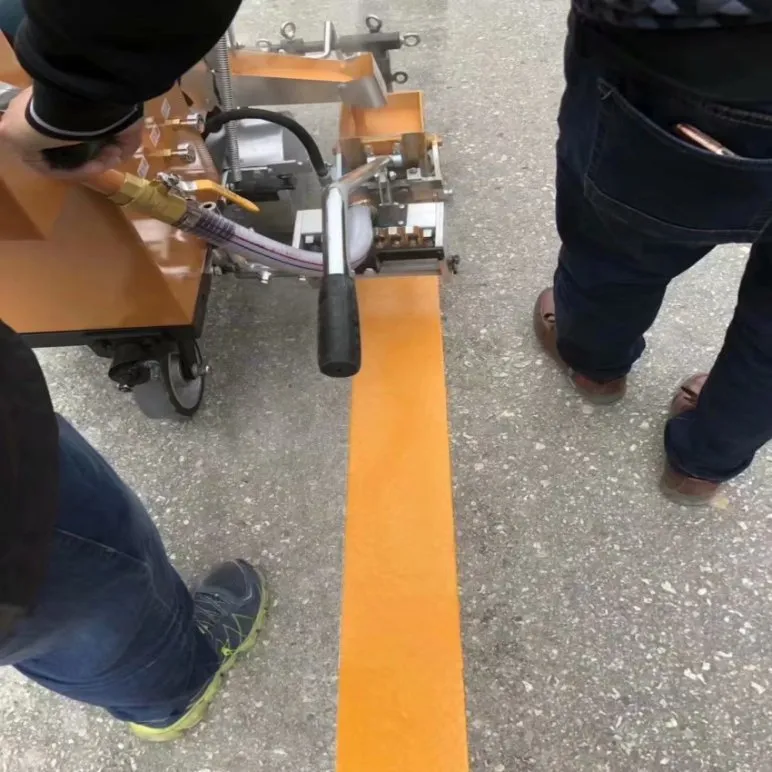 Автоматическая машина для термопластиковых выпуклых дорожных разметок 5