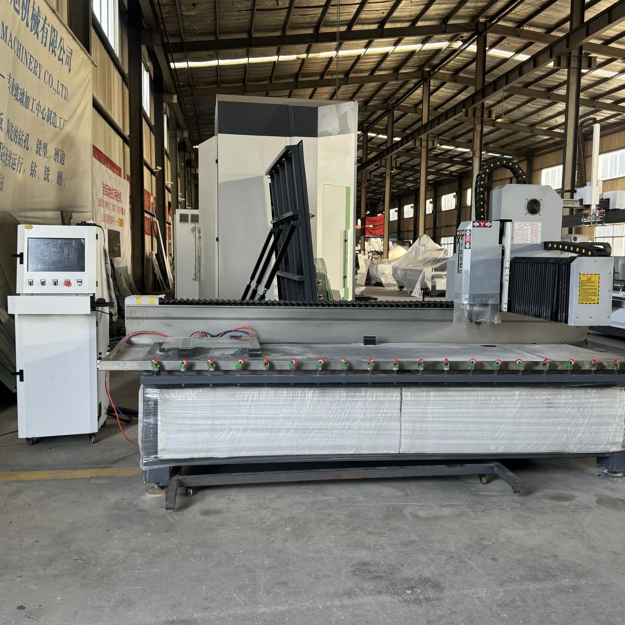 Автоматический CNC станок для гравировки и фрезерования Znxu 3